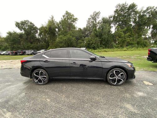 Super Black 2026 Nissan Altima SR FWD