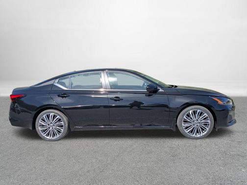 Super Black 2026 Nissan Altima 2.5 SV