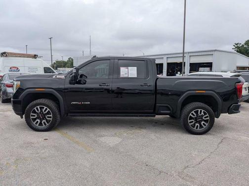 Onyx Black 2023 GMC Sierra 2500 AT4