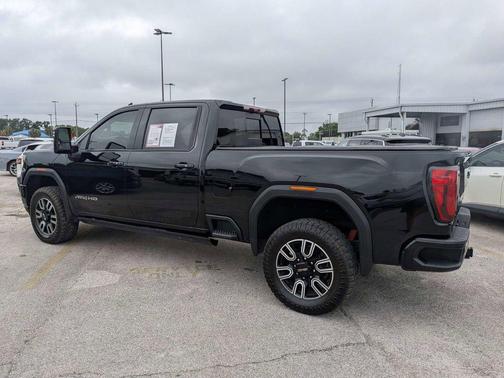 Onyx Black 2023 GMC Sierra 2500 AT4