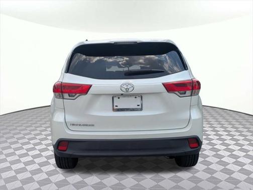 2019 Toyota Highlander LE I4