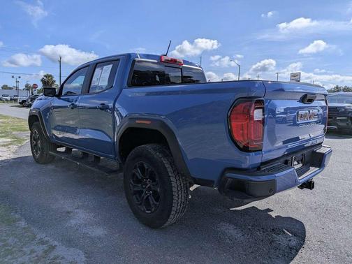 Rapids Metallic 2025 GMC Canyon Elevation
