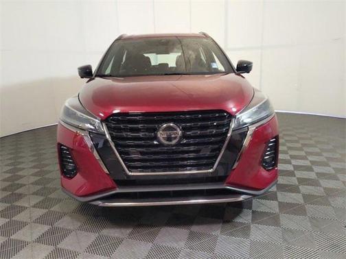 2022 Nissan Kicks SR