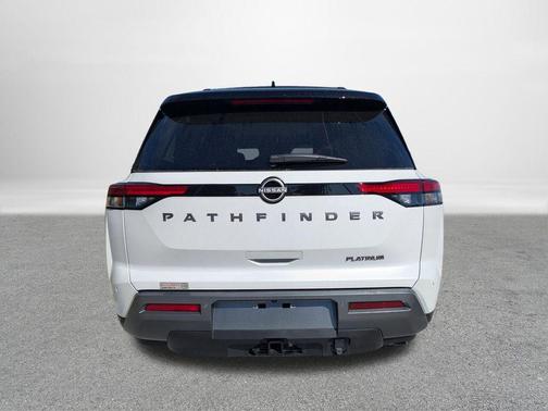 Everest White Pearl Tricoat/Super Black 2026 Nissan Pathfinder Platinum
