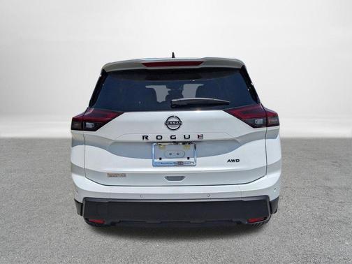 Everest White Pearl Tricoat 2026 Nissan Rogue Dark Armor