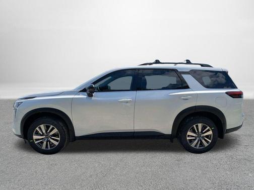 Everest White Pearl Tricoat 2026 Nissan Pathfinder SL