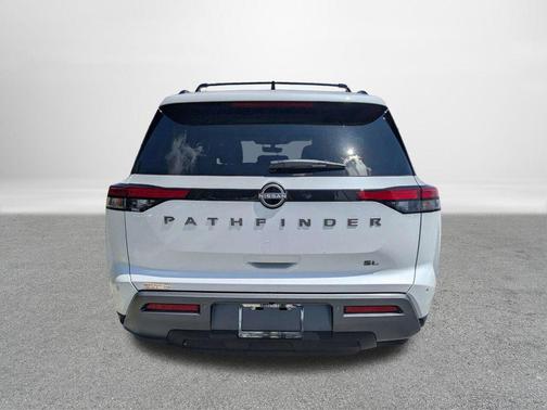 Everest White Pearl Tricoat 2026 Nissan Pathfinder SL