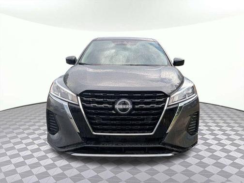 Gun Metallic 2021 Nissan Kicks S