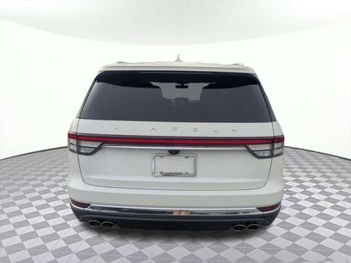 Pristine White Metallic Tri-Coat 2024 Lincoln Aviator Reserve AWD