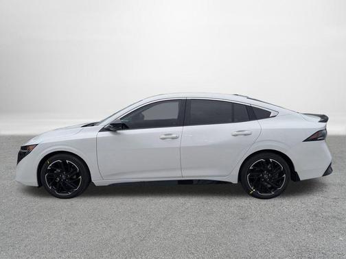 Aspen White Tricoat 2026 Nissan Sentra SR