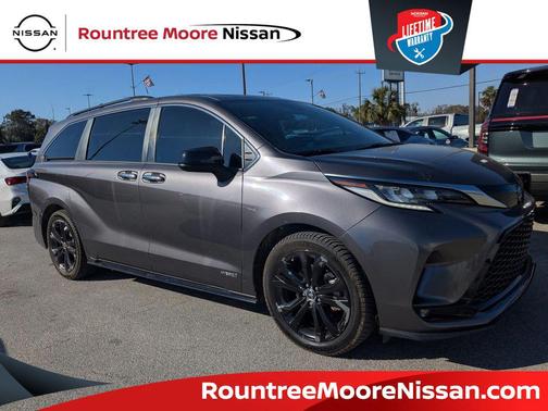 2021 Toyota Sienna XSE 7 Passenger