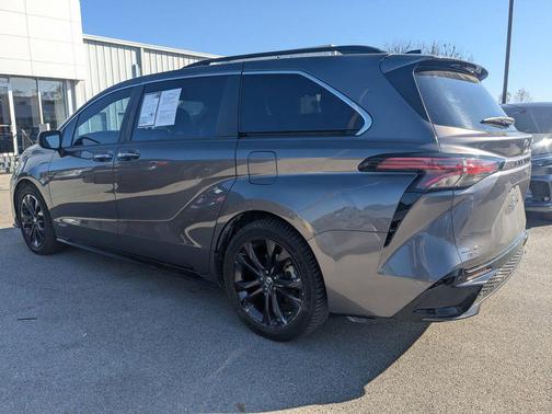 2021 Toyota Sienna XSE 7 Passenger