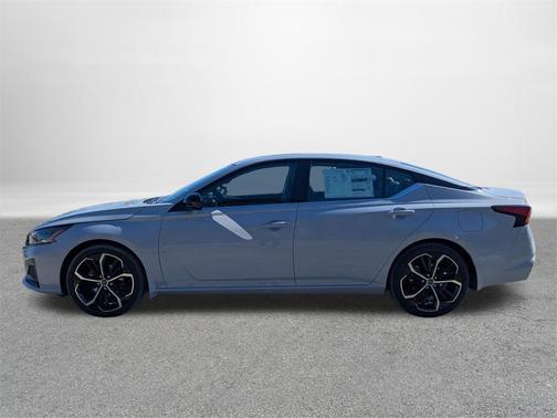 2025 Nissan Altima SR FWD