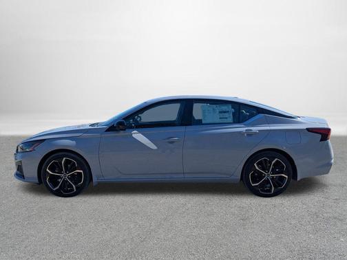 2025 Nissan Altima SR FWD