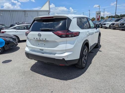 2025 Nissan Rogue SV