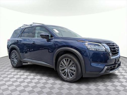 2023 Nissan Pathfinder SL 4WD