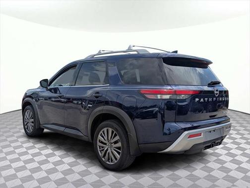 2023 Nissan Pathfinder SL 4WD
