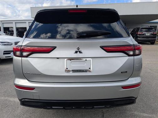 2023 Mitsubishi Outlander SEL 2.5 2WD