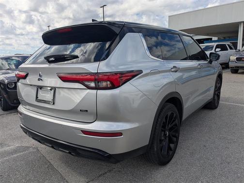 2023 Mitsubishi Outlander SEL 2.5 2WD