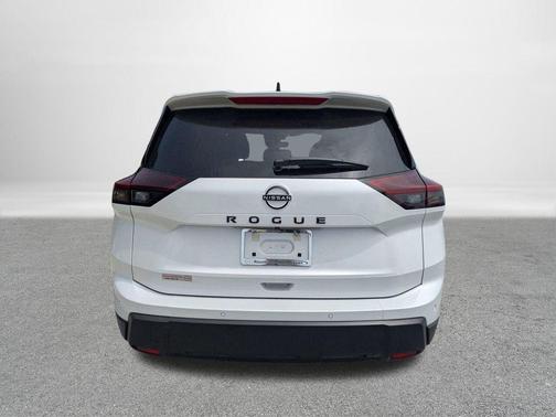 Everest White Pearl Tricoat 2026 Nissan Rogue Dark Armor