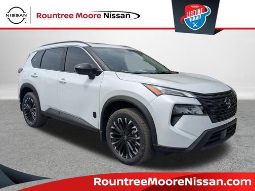 Everest White Pearl Tricoat 2026 Nissan Rogue Dark Armor