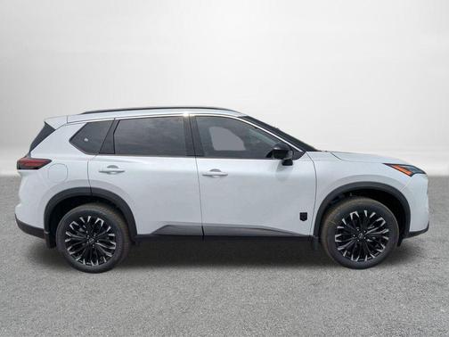 Everest White Pearl Tricoat 2026 Nissan Rogue Dark Armor