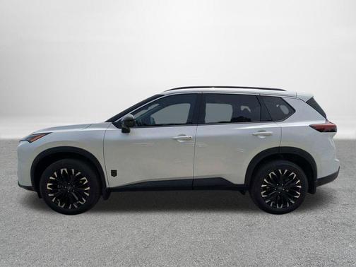 Everest White Pearl Tricoat 2026 Nissan Rogue Dark Armor