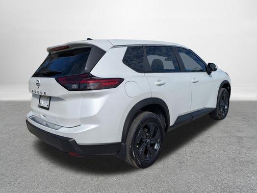 Everest White Pearl Tricoat 2026 Nissan Rogue SV