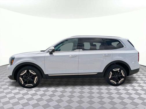 Glacial White Pearl 2025 Kia Telluride S