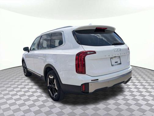 Glacial White Pearl 2025 Kia Telluride S