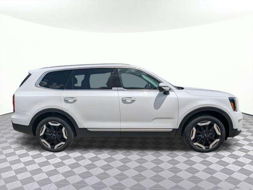 Glacial White Pearl 2025 Kia Telluride S