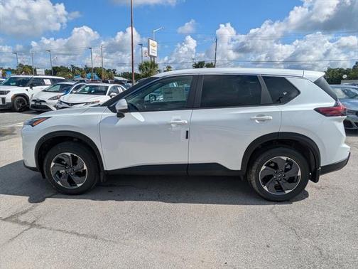 2025 Nissan Rogue SV