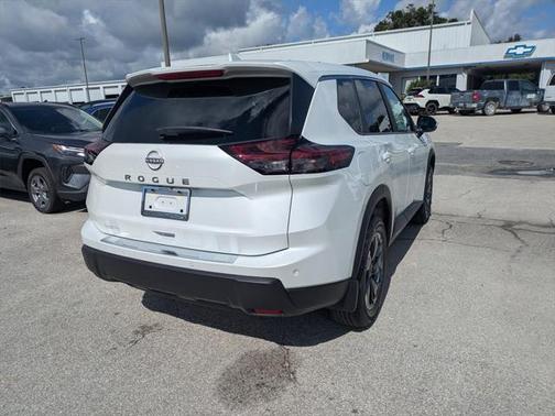 2025 Nissan Rogue SV