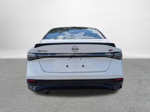 Aspen White Tricoat/Super Black 2026 Nissan Sentra SR