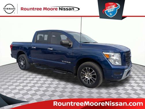 2021 Nissan Titan SV