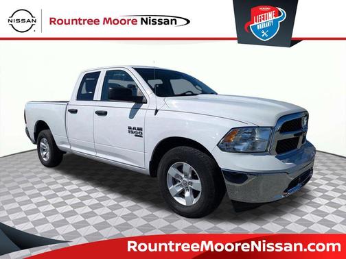 Bright White Clearcoat 2024 RAM 1500 Classic SLT