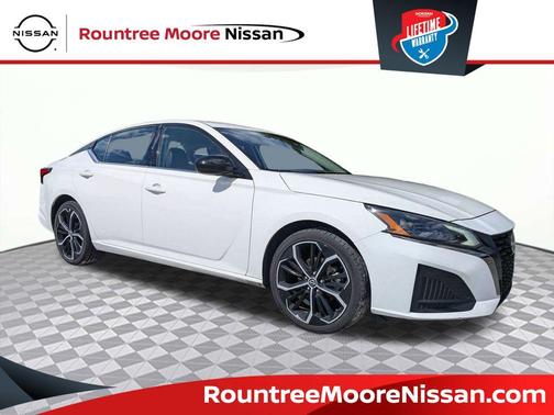 Glacier White 2025 Nissan Altima SR FWD