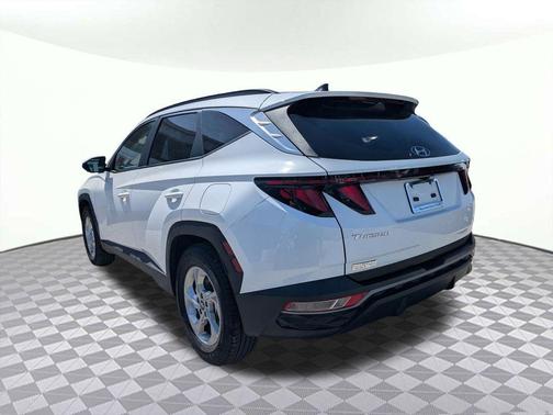 White Pearl 2024 Hyundai TUCSON SEL