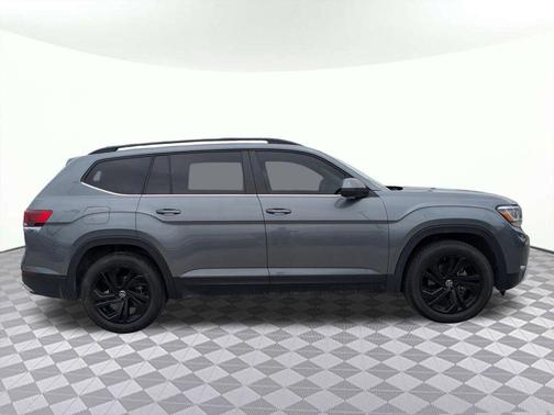 2022 Volkswagen Atlas 3.6L SE w/Technology