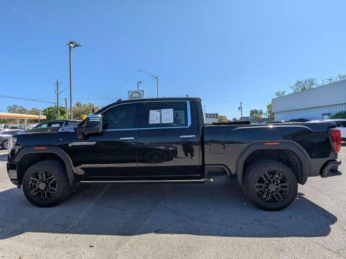 2023 GMC Sierra 2500 Denali