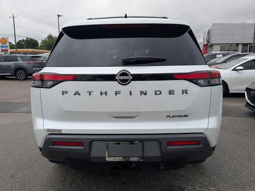 Everest White Pearl Tricoat 2026 Nissan Pathfinder Platinum