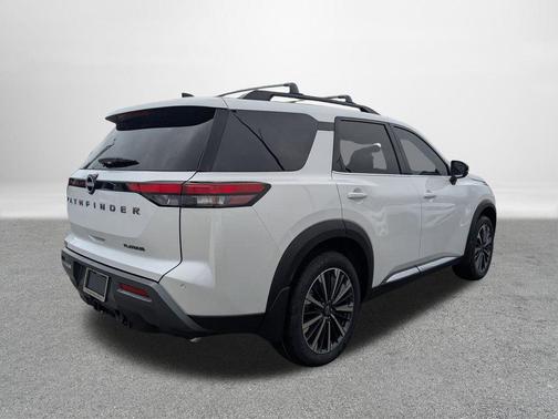 Everest White Pearl Tricoat 2026 Nissan Pathfinder Platinum