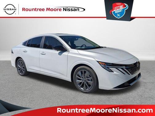 Aspen White Tricoat 2026 Nissan Sentra SL
