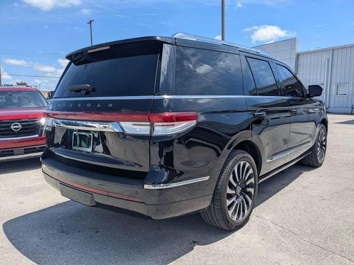 INFINITE BLACK 2022 Lincoln Navigator Black Label