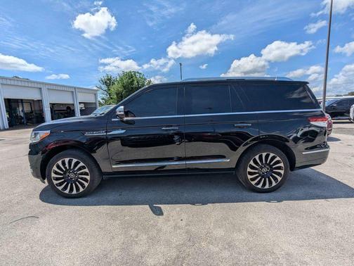 INFINITE BLACK 2022 Lincoln Navigator Black Label