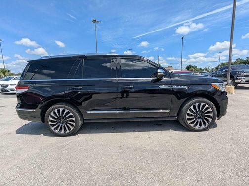 INFINITE BLACK 2022 Lincoln Navigator Black Label