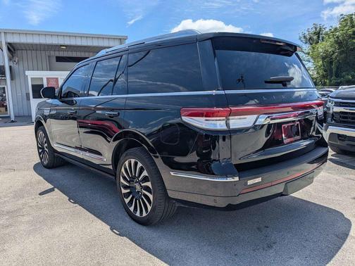 INFINITE BLACK 2022 Lincoln Navigator Black Label