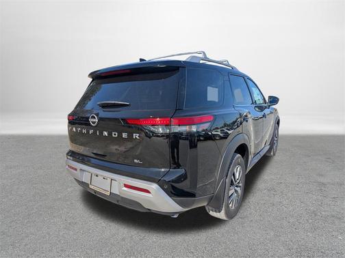 2025 Nissan Pathfinder SL FWD