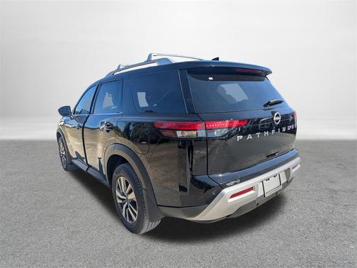 2025 Nissan Pathfinder SL FWD