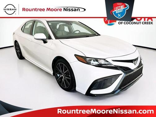 Ice Cap 2023 Toyota Camry SE